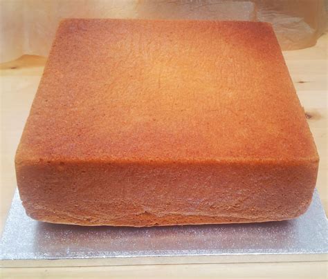 Charlie makes cakes: Lemon madeira cake (10 inch square) | Lemon madeira cake, Madeira cake ...