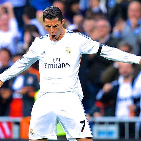 GIF: Cristiano Ronaldo Scores Two Golazos for Real Madrid vs. Osasuna | Bleacher Report