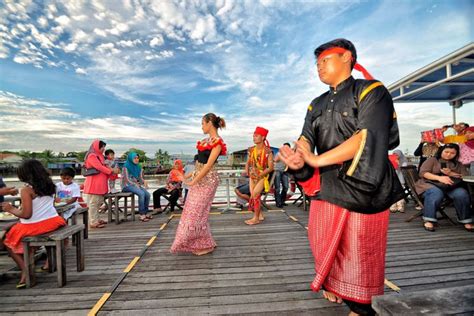 Kuching Cultural & Heritage Tour with Sarawak Sunset River Cruise 2024