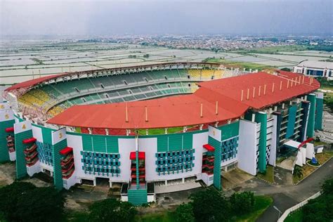 Stadion Gelora Bung Tomo: Keindahan Olahraga Surabaya, Lengkap dari ...