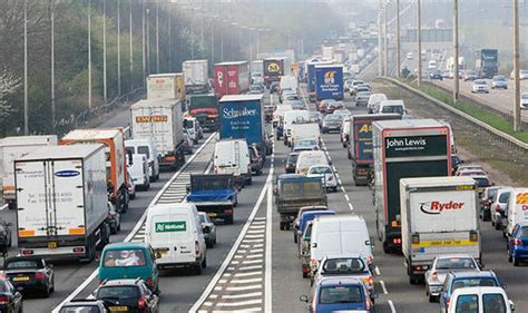 Motorway traffic lights to be installed on busiest junctions to slash congestion | Express.co.uk