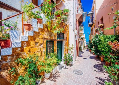 Secrets of Chania Old Town - Greeking.me