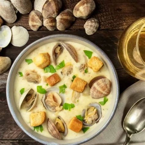 Types of Clam Chowder: Embrace 7 Classic Variations and Explore New ...