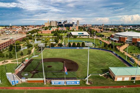 Saint Louis University's St. Louis Campus : SLU