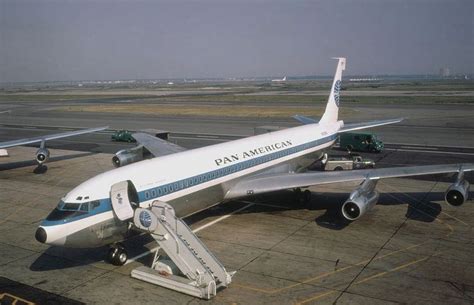 Pan Am 707-320B Ready For Boarding | Pan american airways, Vintage ...