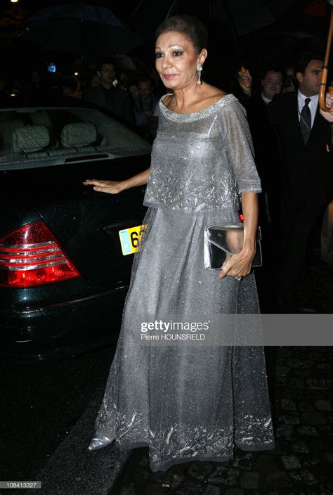 Farah Diba Pahlavi in Paris, France on September 17, 2007. | Farah diba, Persian fashion, Farah