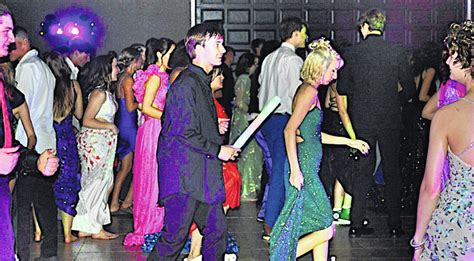 Ross, Minton crowned at 2023 Hillsboro High School Prom - The Times Gazette