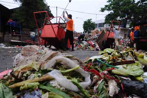 Retribusi Sampah Purwakarta Naik 100 Persen | Republika Online