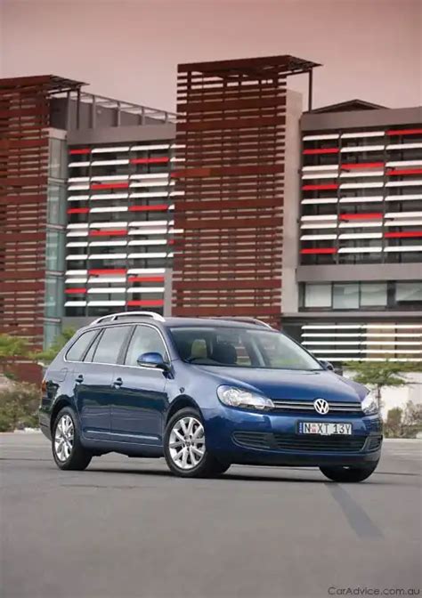 Volkswagen Golf Wagon Review - Drive