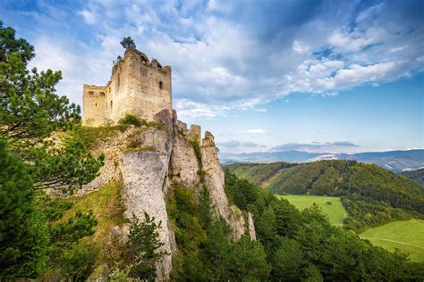 10 most beautiful castle ruins in Slovakia - Slovakia.travel