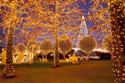 Where to See Christmas Lights in Nashville