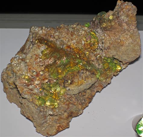 Luminescent hyalite opal (Sierra Madre Occidental Volcanic… | Flickr