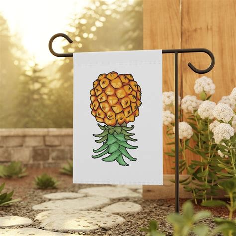 White Garden & House Banner Upside Down Pineapple Flag Swinger - Etsy