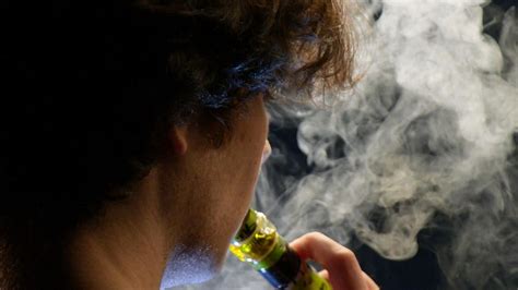 Vaping illnesses top 800, CDC confirms | Health department, Vape, Ill