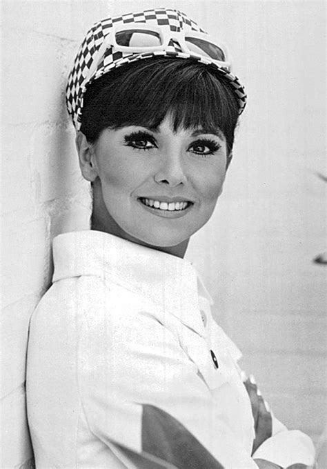 Marlo Thomas 1968 | Marlo thomas, That girl tv show, Hollywood costume