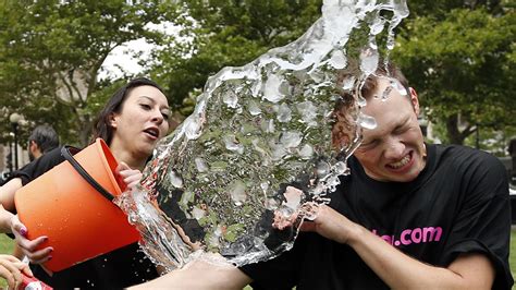 ‘ICE BUCKET CHALLENGE’: El reto solidario que cambió la lucha contra la ELA | ICE FOR LIFE