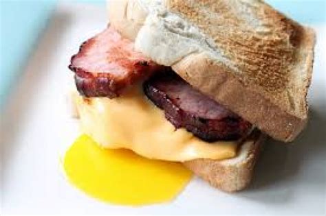 Bodybuilding Canadian bacon Breakfast Sandwich recipe.