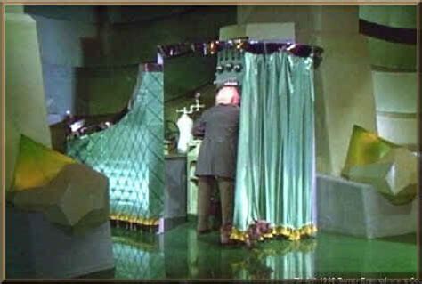 The man behind the curtain, Wizard of Oz