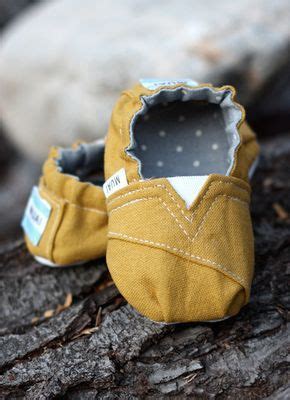 TOMS-inspired Baby and Toddler Shoes - Free Pattern and Tutorial (With images) | Baby slippers ...