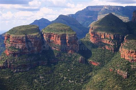 Blyde River Canyon: The Majestic Three Rondavels