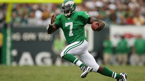 Philadelphia Eagles considering long-overdue switch to kelly green ...