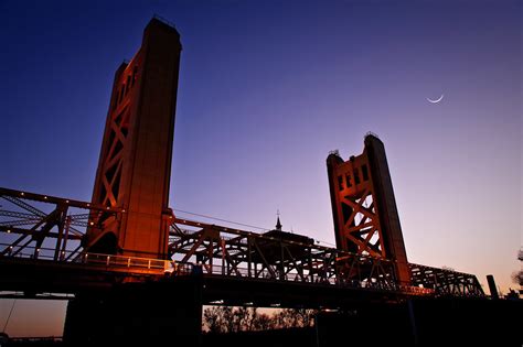 Tower Bridge in Sacramento | Taken at night from the pier be… | Flickr