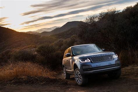 Here's an early look at the 2019 Range Rover P400e, a plug-in hybrid