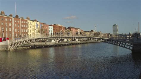 RTÉ Archives | Environment | Ha'penny Bridge Reopens