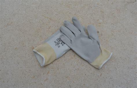 Thin "Grip" Gloves