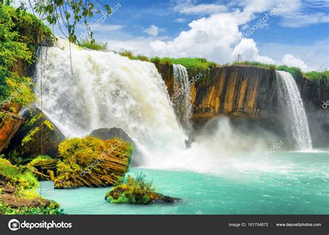 The Dray Nur Waterfall, Dak Lak Province of Vietnam Stock Photo by ©efired 161754872