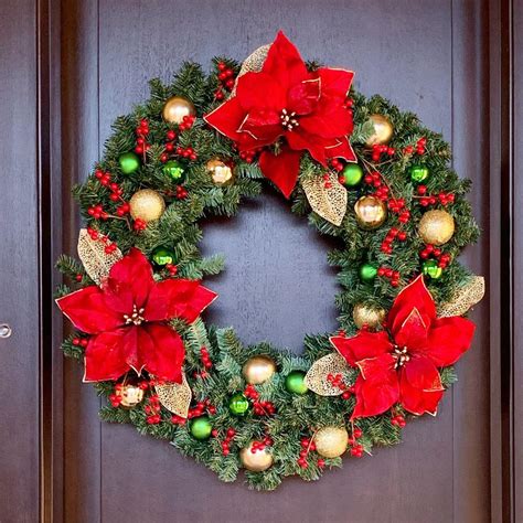 Christmas poinsettia wreath | Holiday projects, Christmas poinsettia, Christmas wreaths