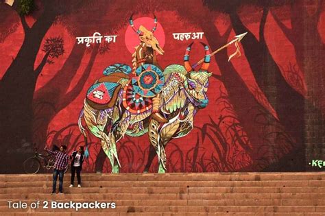 Varanasi Street Art - Adding colour with Graffitis and Art | T2B