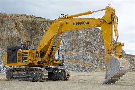 Komatsu Excavators Prices for 2020 - [New & Used Pricing]