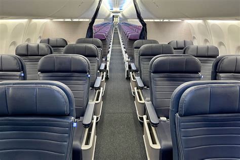 Putting United’s new interior to the test on the Boeing 737 MAX 8