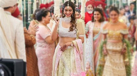 Recreate Sonam Kapoor Ahuja's green lehenga look from Veere Di Wedding ...