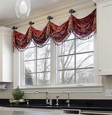 6 Design Rules for Valances Hung on Medallions (Knobs)