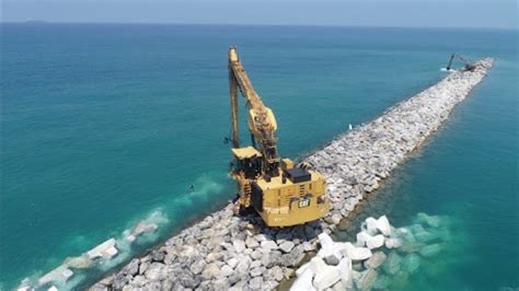 Mound Breakwater: Types, Construction and Protection - The Constructor