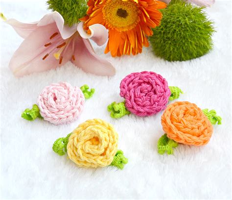 3 Inspirations of Easy Flower Crochet Pattern Sweet Daisies Free Flower Crochet Pattern Mama In ...