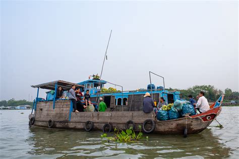 Floating Market, Chau Doc, Vietnam | Steve Barru Photographs