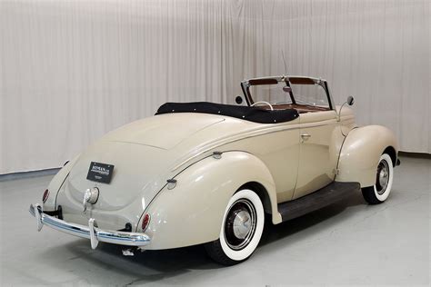 1939 Ford Deluxe Convertible