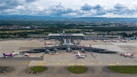 Basel Mulhouse-Freiburg EuroAirport (BSL/LFSB) | Arrivals, Departures ...