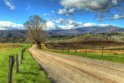 Cades Cove Loop Road Auto Tour