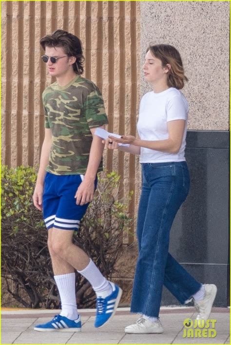 Joe Keery & Maya Hawke Film a 'Stranger Things' Scene Together: Photo 4085929 | Maya Hawke ...