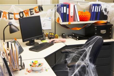 Halloween Decoration Ideas For The Office | Halloween office, Office desk decor, Halloween ...