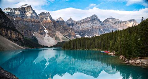 Moraine Lake Shuttle | Banff & Lake Louise Tourism