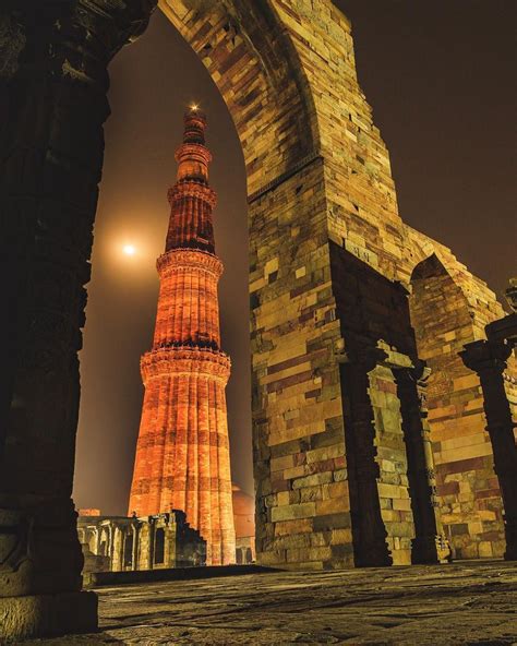 Glimpse the Majestic Qutub Minar in Delhi