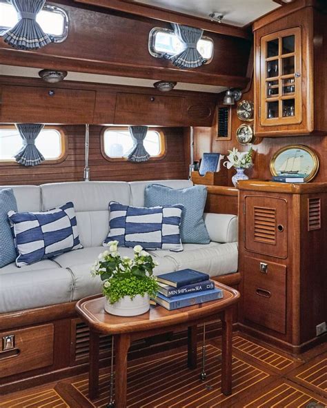 A Yacht's Timeless Design Refresh | Boat interior design, Yacht ...