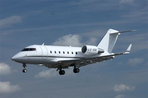 Canadair CL-600 Challenger 600, pictures, technical data, history ...