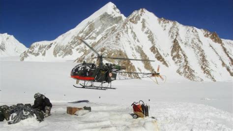 Here's what the Indian Army and Air Force are confronted with in the Siachen Glacier