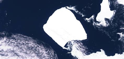 World’s Largest Iceberg Breaks Free, Heads toward Southern Ocean